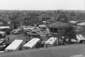 Najaarskermis Gorredijk 1968 met o.a. de Spin van de familie Vallentgoed en de Rups van de familie Arjaans.