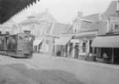 Tram richting Heerenveen in de bocht bij de Schansburg.