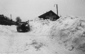 Tramstation Gorredijk in de sneeuw.