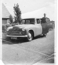 Lucas van der Muur was eigenaar van kenteken B-10156. De foto is genomen bij de woning van Lucas van der Muur aan de Nijewei in Gorredijk. Bij de auto staat W. Rijpkema, neef van afzender. Het merk van de auto is Hillman.
FA. van der Made & Mast, Gorredijk, gemeente Opsterland. Afgegeven: 11-12-1925 (Overgeschreven 21 januari 1930)

Firma T. Mast & Zoon, Gorredijk, gemeente Opsterland. Afgegeven: 21-1-1930 (Overgeschreven)
Jelle van der Muur, Leeuwarden
