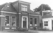 De in 1877 gebouwde school voor 