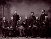 Groepsportret Provinciale Friese Vereniging Het Groene Kruis. Van Voorthuizen, Van Dam, Van Clerk, TC Fleischer, Van Zinderen Bakker, Loutenbach, de Vries, Van Hulst, Tromp