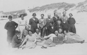 27 juni 1935, vrouwenvereniging H.I.N. Gorredijk - Kortezwaag. (foto via D.Coehoorn)