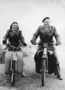 Fardow en Folkert Coehoorn beide op een NSU omstreeks 1955 (foto via D.Coehoorn)