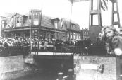 In september 1948 werd de nieuwe hoofdbrug officieel in gebruik genomen. Hij werd genoemd naar Gerk Numan die hier in april 1945 tijdens een vuurgevecht met terugtrekkende Duitsers het leven liet.