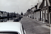 Foto Langewal (ongeveer 1970) vanaf nr. 64 richting centrum (foto via J.Hofstra)