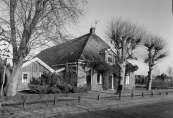 Nogmaals de afgebroken boerderij tegenover de ijsbaan.