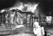Er bleef weinig over van cafe Hoekstra aan het Easterein in Kortezwaag bij de brand op 7 april 1979