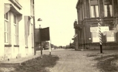 Gorredijk - kruispunt Badweg / Nieuweweg / Hgedyk / Hoofdstraat - april 1950 - Fotograaf v.d. Meer Gorredijk
