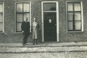 Brouwerswal 60 Het echtpaar landheer? Foto via W.R.C. Alkemade
archivist Regionaal Historisch Centrum

Rijnstreek en Lopikerwaard