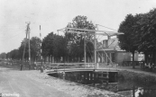 In de dertiger jaren van de twintigste eeuw kreeg Kortezwaag een ophaalbrug ter vervanging van het smalle voetbruggetje. Het was de afgedankte Gorredijkster Bleekersbrege waar toen een basculebrug werd gelegd