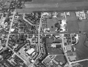 Luchtfoto van Gorredijk gemaakt omstreeks 1974.
