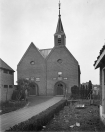 De Nederlands Hervormde kerk nog in volle glorie.