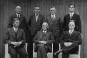 Bestuur W.H.I. Gorredijk in 1934. Staande v.l.n.r.: Roel Rudolphy, Sjoerd v/d Meulen, Hendrik Heringa, en bakker A.Mulder. Zittend: Hans H.de Boer, Jan Geveke en Roel de Vos.