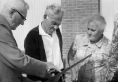 Op 10 Augustus 1967 bood Hendrik Heringa een geschenk aan namens de burgerij van Gorredijk, aan Abraham Godschalk en diens vrouw Sara. Godschalk was de grondlegger van de vriendschapsrelatie tussen Israël (Ra'anana) en Opsterland. Abraham en Sara werden benoemd tot ereburgers van Gorredijk.