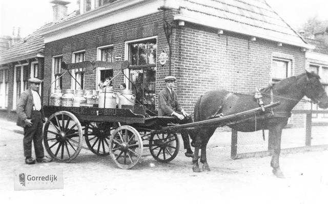 Melkboer Thijs Kussendrager